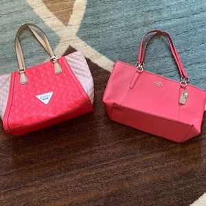Two shoulder bags for the price of one!